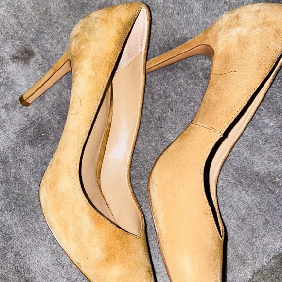 Banana republic tan heels in size 6 - Picture 6 of 6